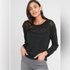 Banana Republic Black Eyelet Sweatshirt Women’s Medium Long Sleeve Pullover EUC